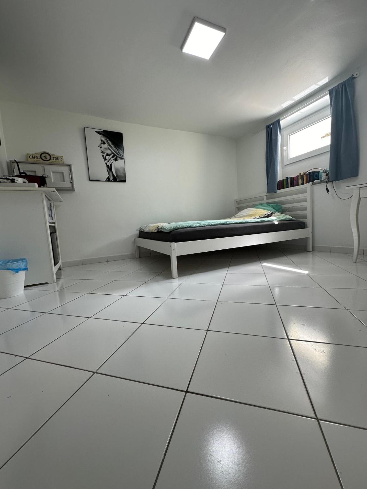 Simple Room In Luxembourg City Zewnętrze zdjęcie