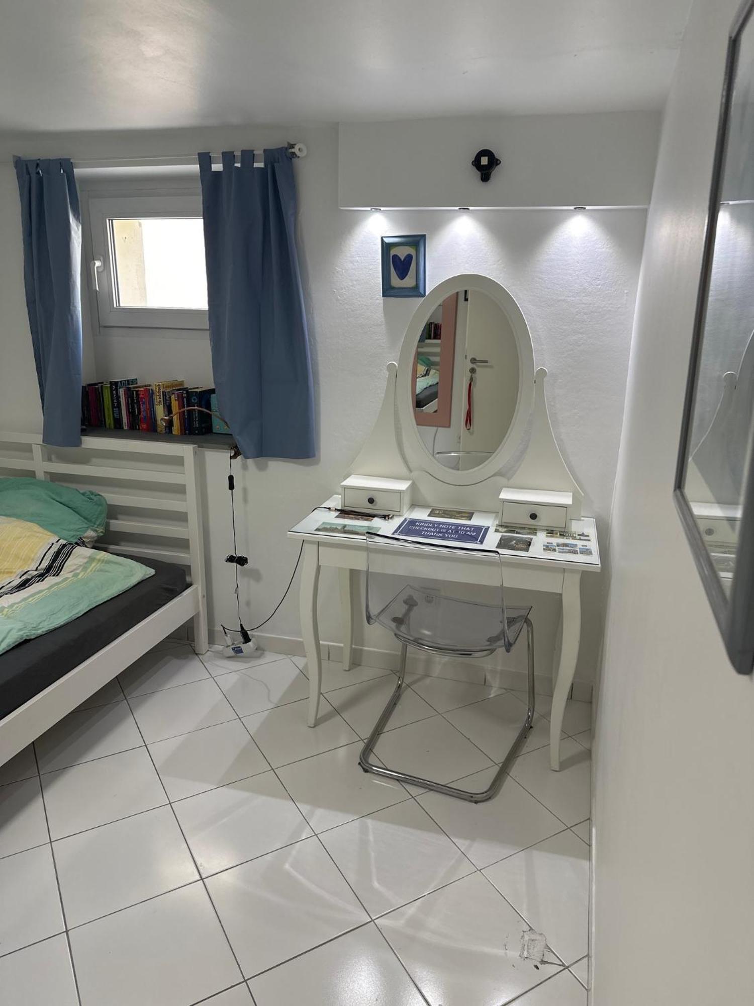 Simple Room In Luxembourg City Zewnętrze zdjęcie